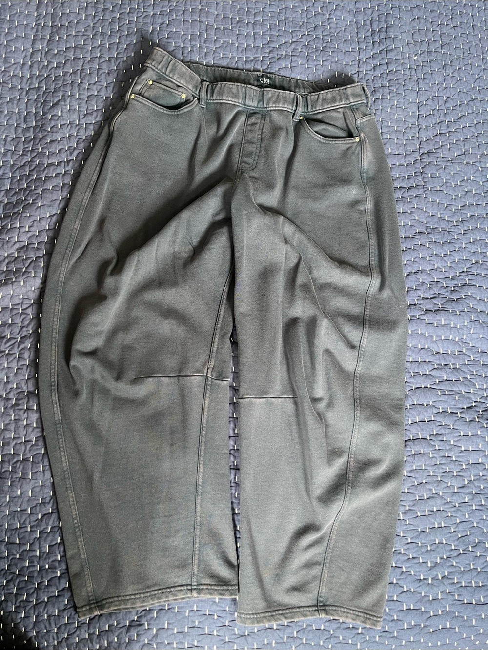 NWOT GAP Navy Heavyweight French Terry Barrel Sweatpants (sold out online)